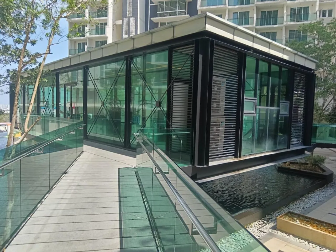 Cozy 3-Bedroom Apartment With Swimming Pool Malacca 0*,  Malaysia