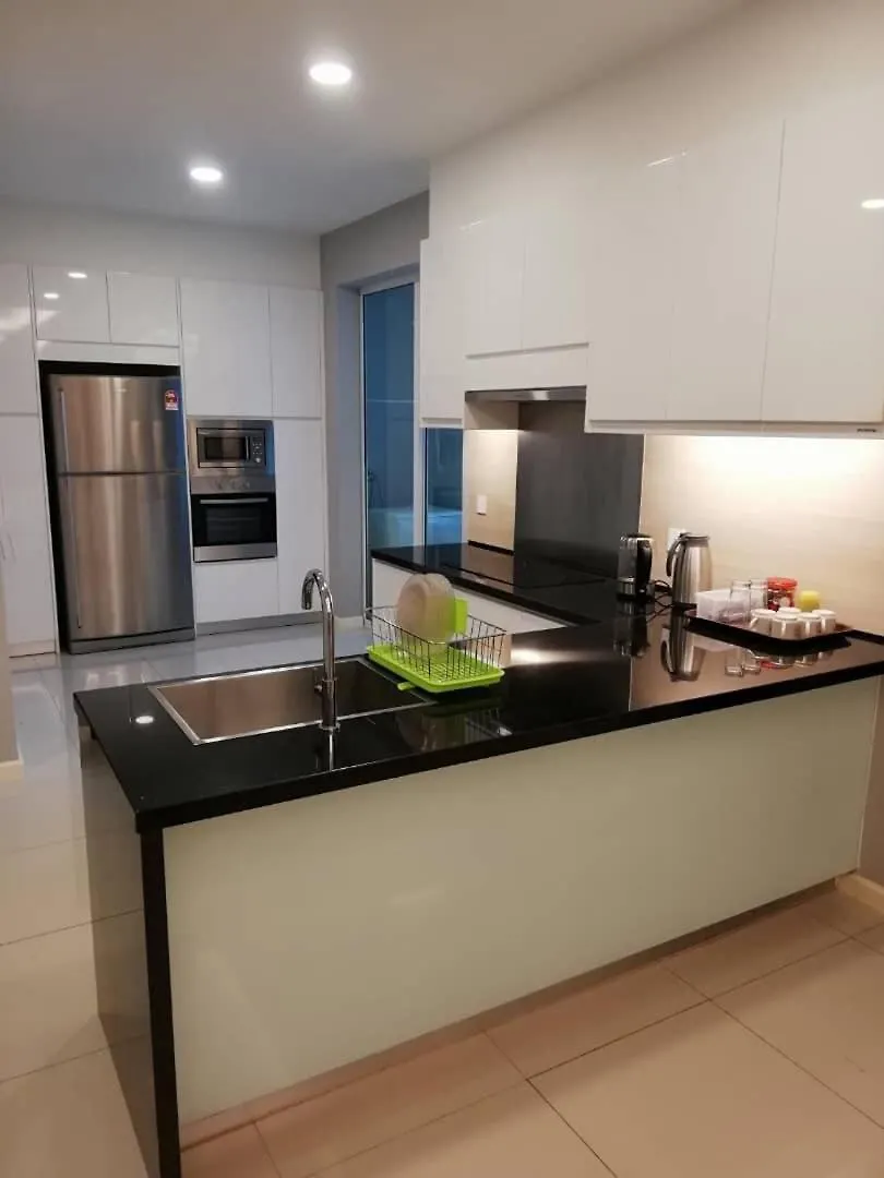 Cozy 3-Bedroom Apartment With Swimming Pool Malacca